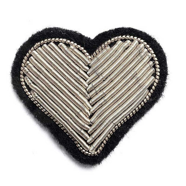 Broche Ancienne En Forme De Cœur Ciselé Avec Lys - Argent Doré - Occasion Restaurée