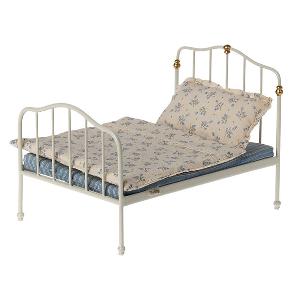 Lit grand blanc vintage