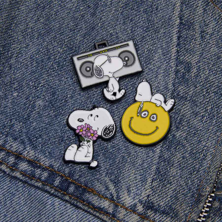 Pin's - Snoopy - Music is Life DJ
