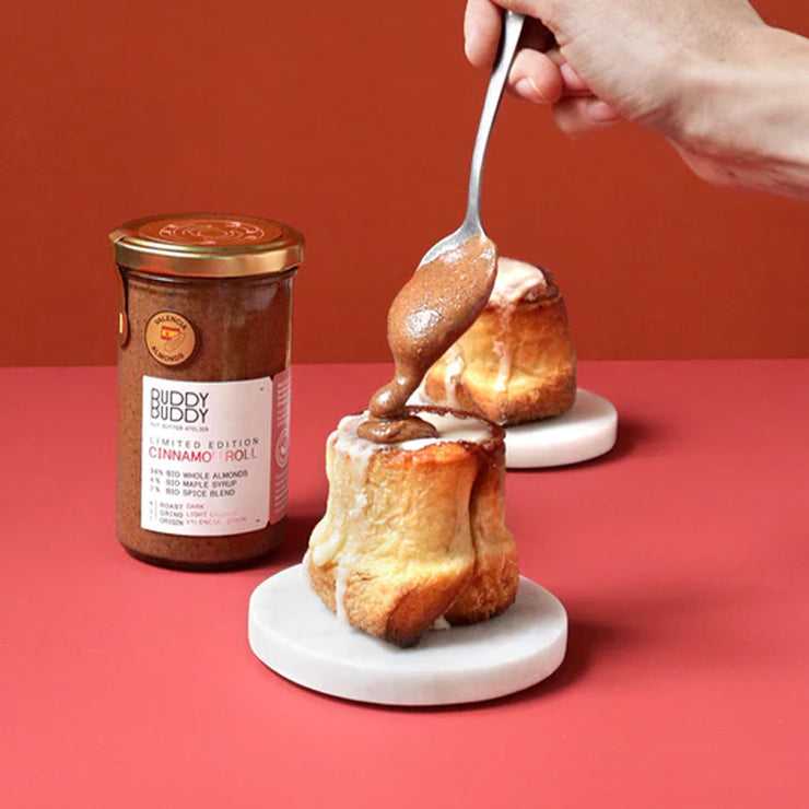 Beurre d'Amandes Cinnamon Roll