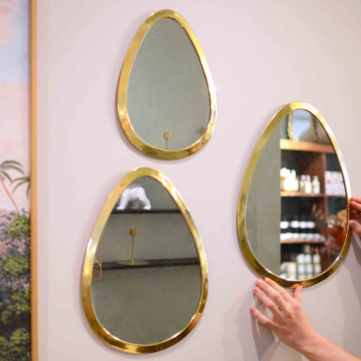 miroir-poire-en-laiton-scene