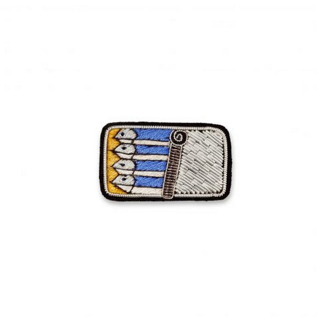 MACON & LESQUOY - Grande broche brodée à la main - boîte de sardines - accessoire original