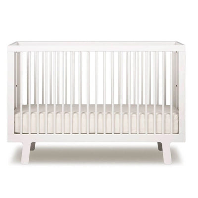 Lit bébé Sparrow en bois blanc - Oeuf NYC